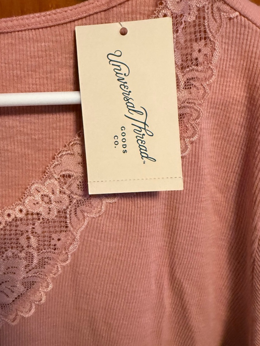 NWT Universal Thread Short Sleeve Lace Trim V-Neck Top - Picture 5 of 11